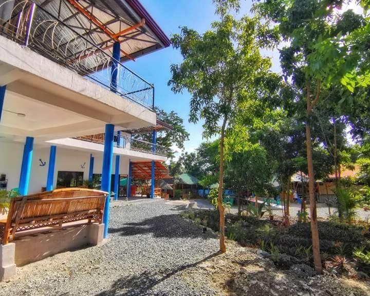 Happy Bear Moalboal Budget Rooms Exterior photo
